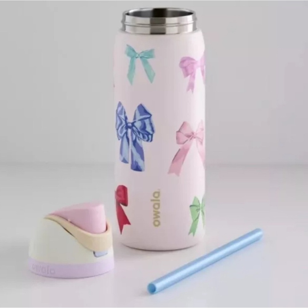 Owala Girlhood 32oz Free Sip Limited Edition UO Urban Outfitters Bows New - Picture 2 of 5
